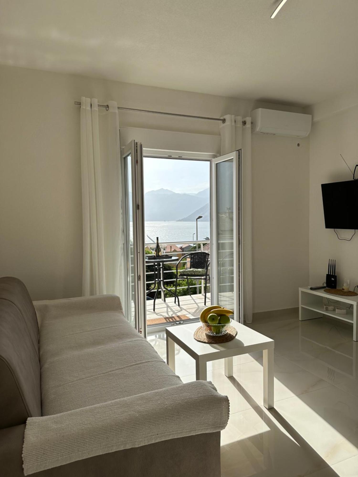 Sunny Apartment Kotor Zewnętrze zdjęcie